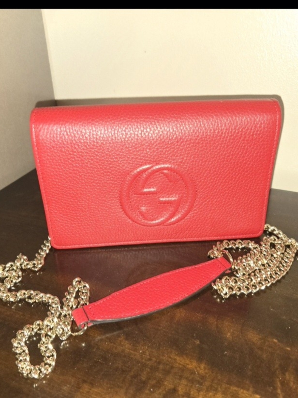 Gucci Red Leather Chain Wallet Crossbody with Embossed Logo
